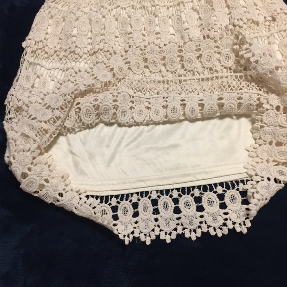 NWOT Cream lace mini - Picture 5 of 7